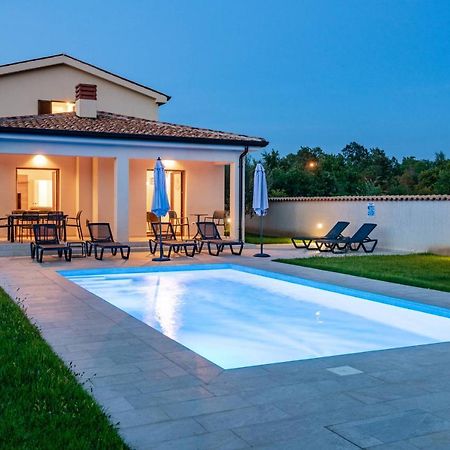 Holiday House Luca Porec Ngoại thất bức ảnh