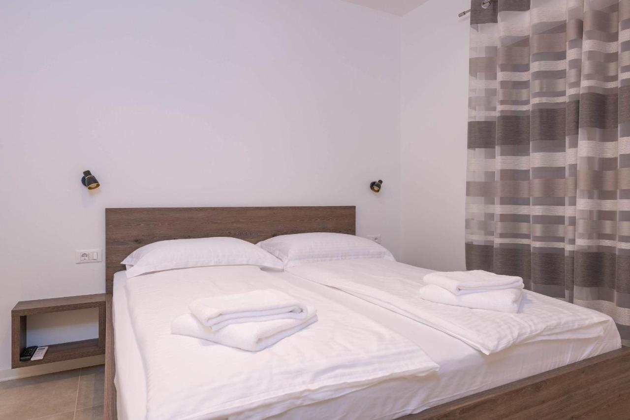Holiday House Luca Porec Ngoại thất bức ảnh