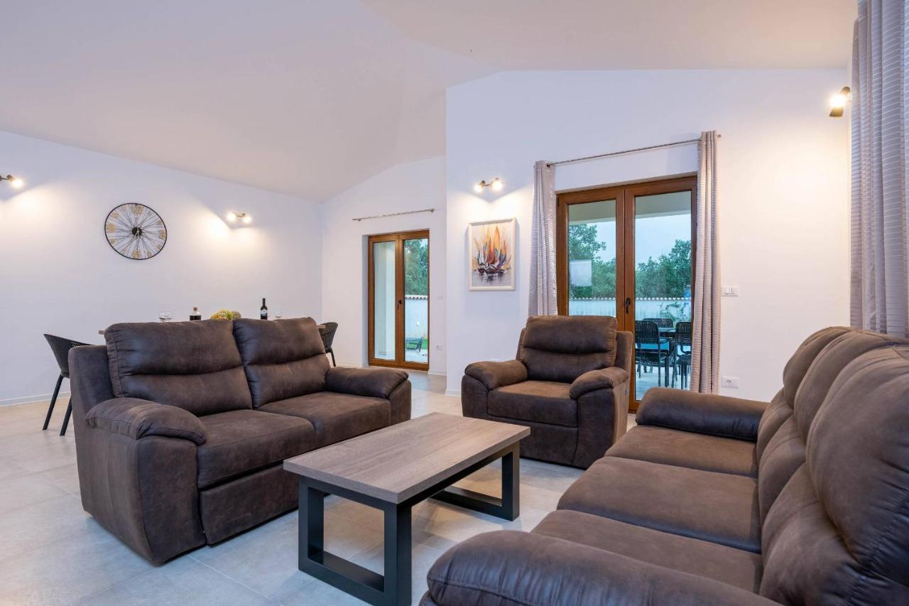 Holiday House Luca Porec Ngoại thất bức ảnh