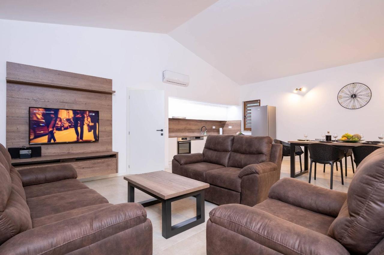 Holiday House Luca Porec Ngoại thất bức ảnh