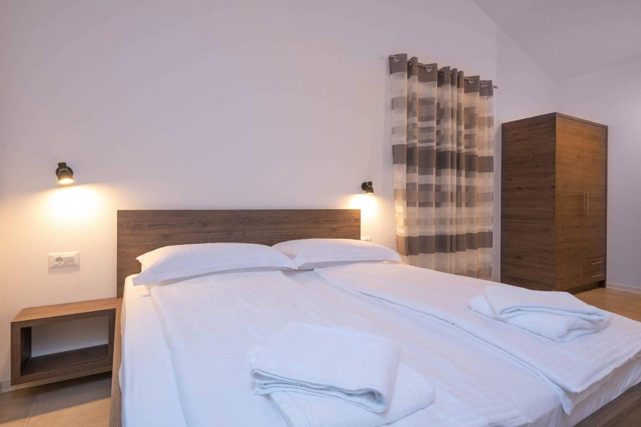 Holiday House Luca Porec Ngoại thất bức ảnh