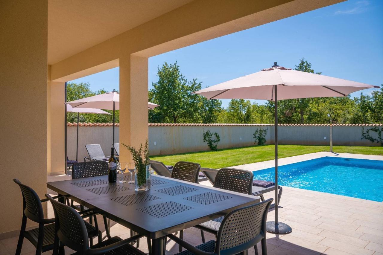 Holiday House Luca Porec Ngoại thất bức ảnh