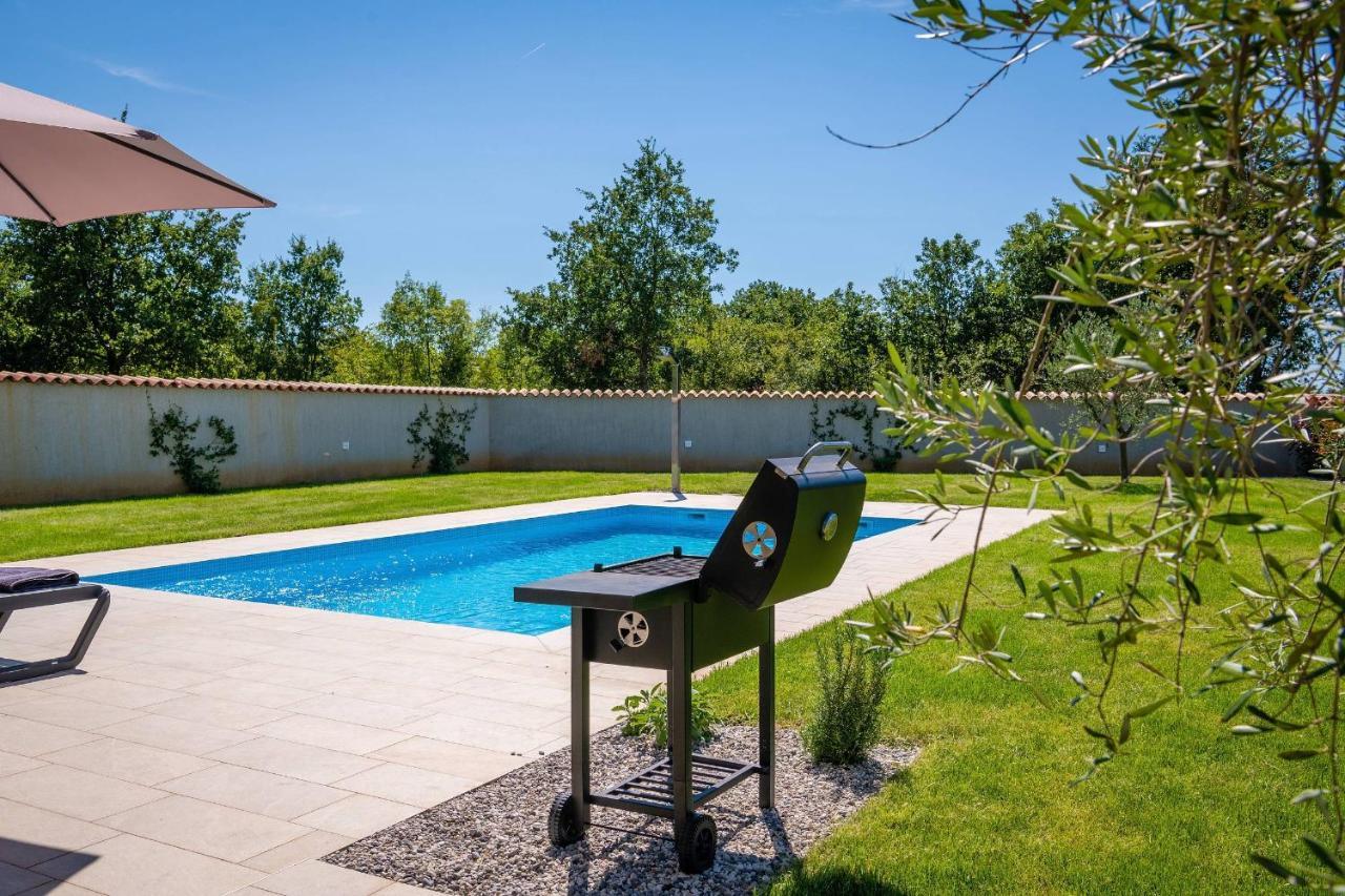 Holiday House Luca Porec Ngoại thất bức ảnh