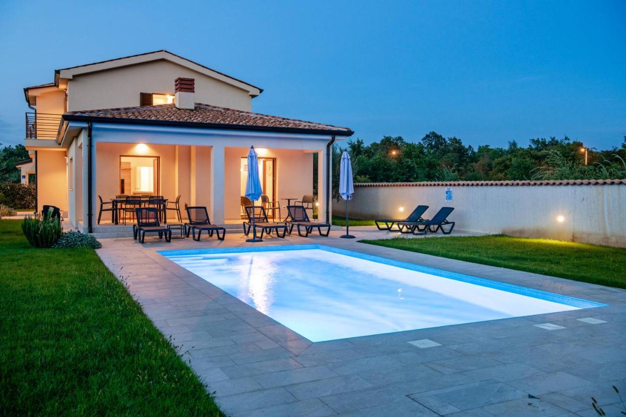 Holiday House Luca Porec Ngoại thất bức ảnh