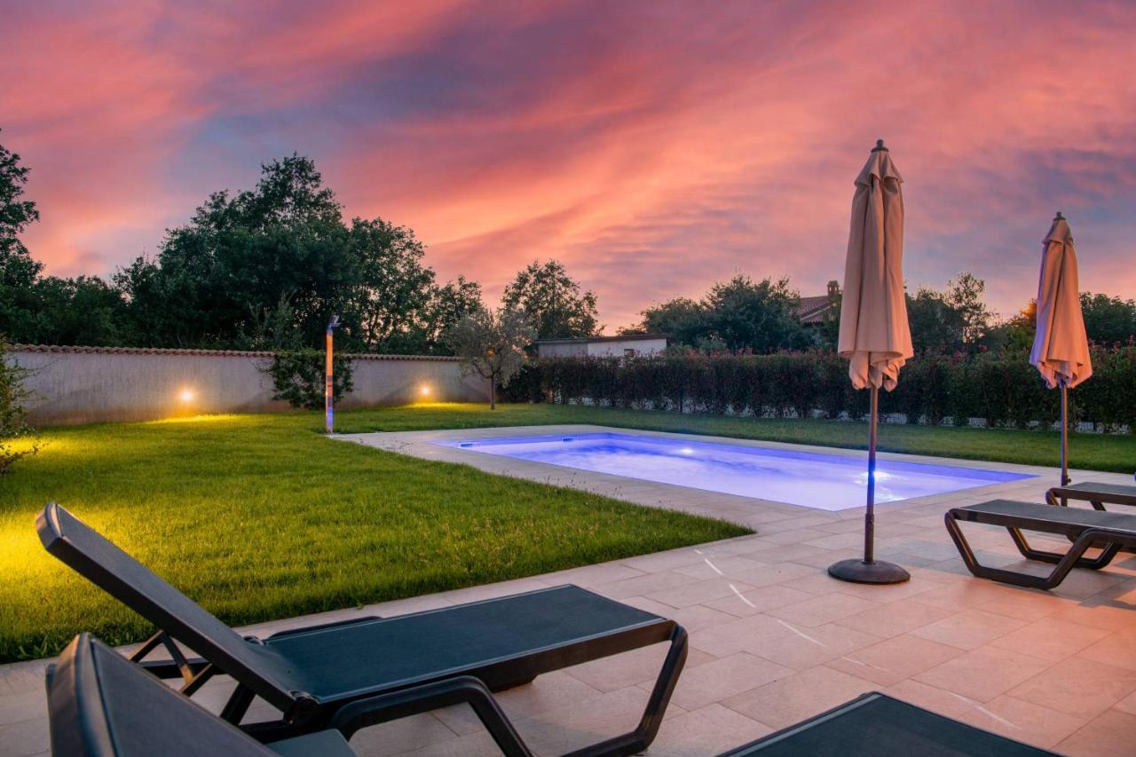 Holiday House Luca Porec Ngoại thất bức ảnh